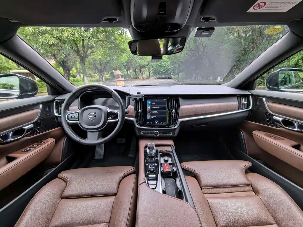 Volvo S90 — миниатюра 5