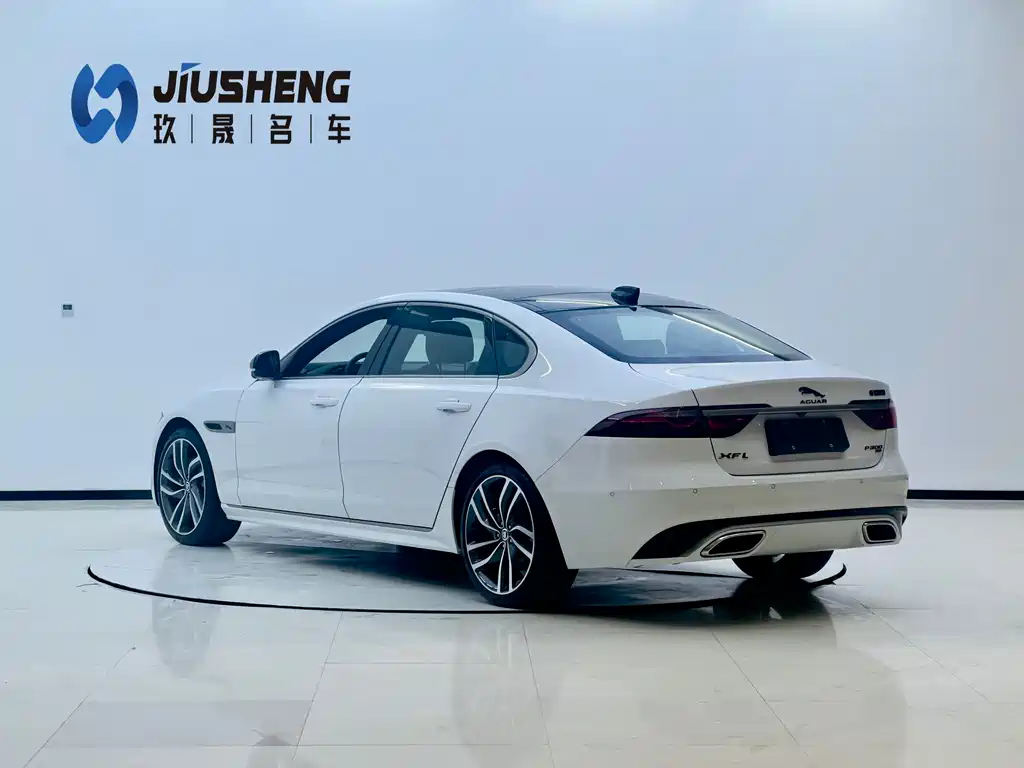 Jaguar XFL — миниатюра 7