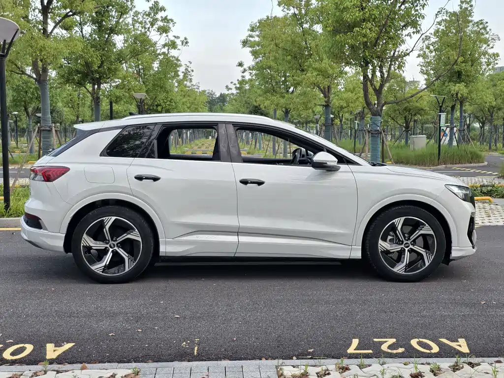 Audi Q4 e-tron 2023 50 e-tron quattro