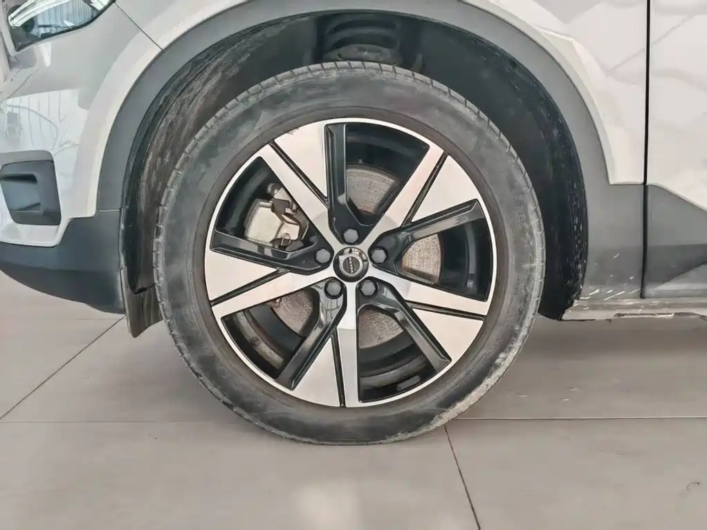 Volvo XC40 NEV — миниатюра 6