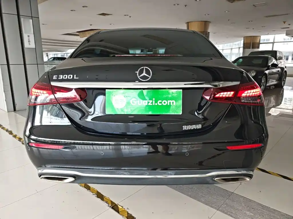 Mercedes-Benz E-Class — миниатюра 6