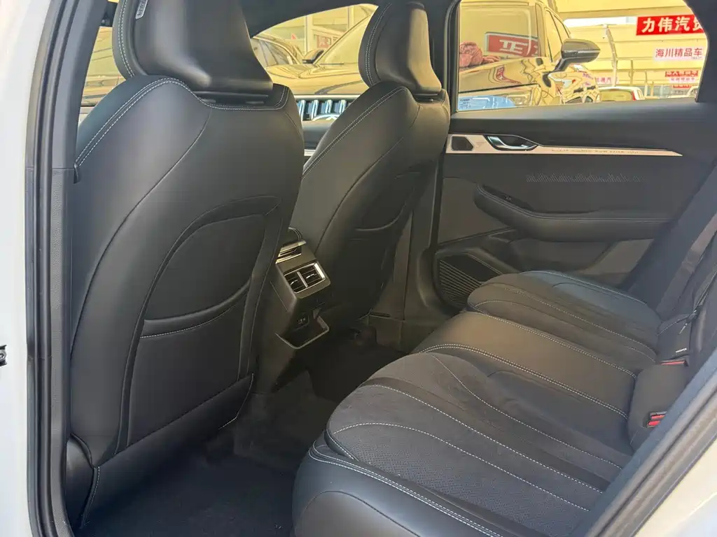 Geely Preface 2025 2.0TD