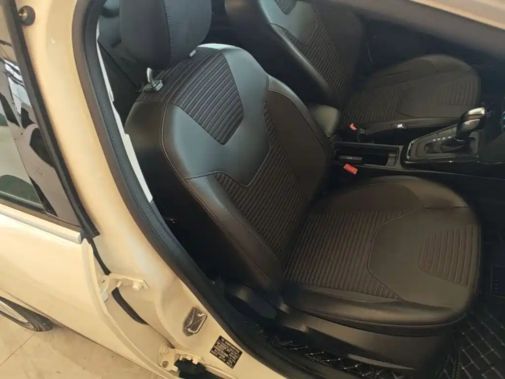 Ford Focus — миниатюра 25