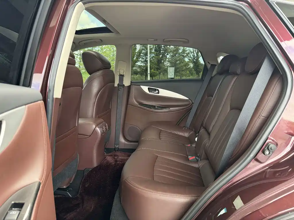 Infiniti QX50 — миниатюра 10