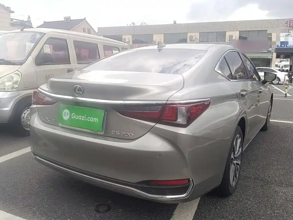 Lexus ES — миниатюра 4