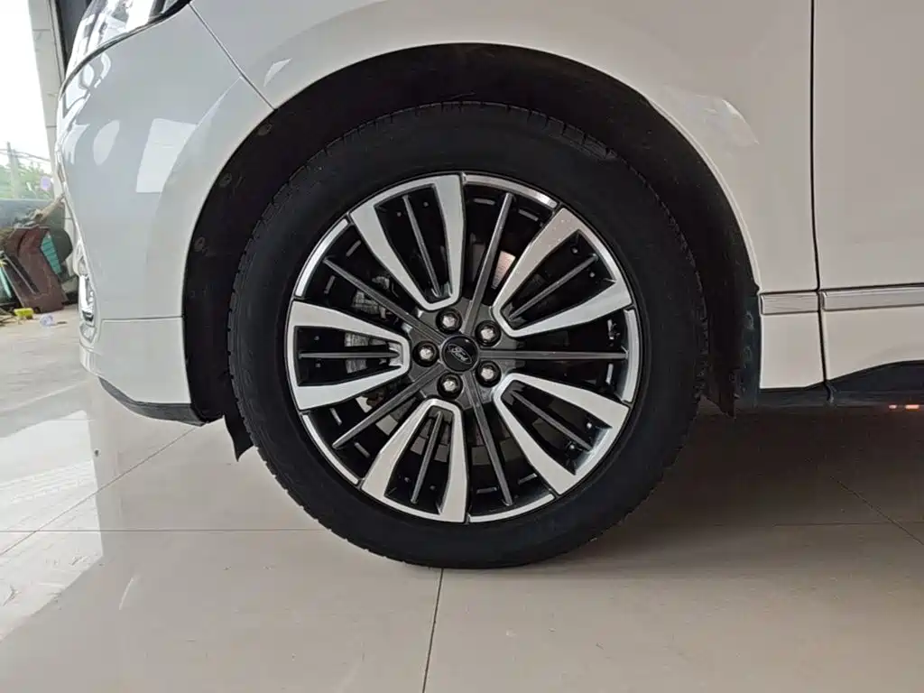 Ford Edge — миниатюра 23
