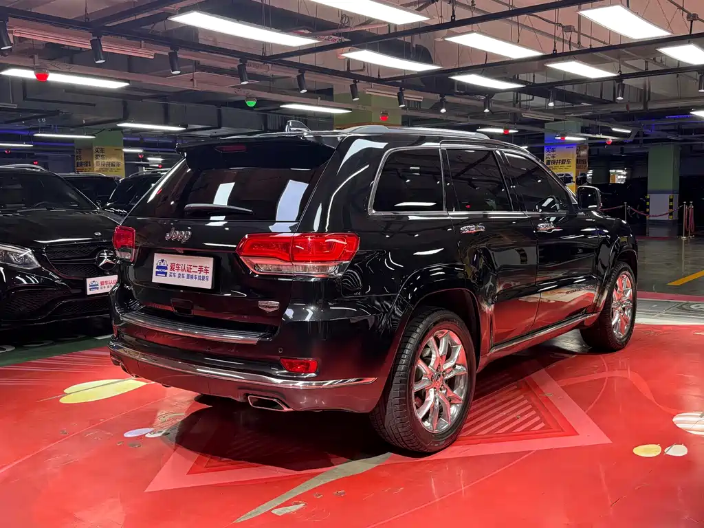 Jeep Grand Cherokee (Import) — миниатюра 7