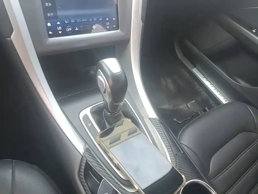 Ford Mondeo — миниатюра 14