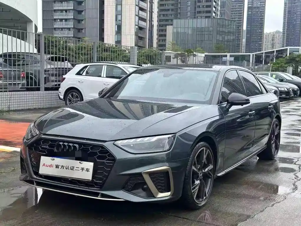 奥迪A4L 2024款 40 TFSI quattro RS套件燃速型 2025