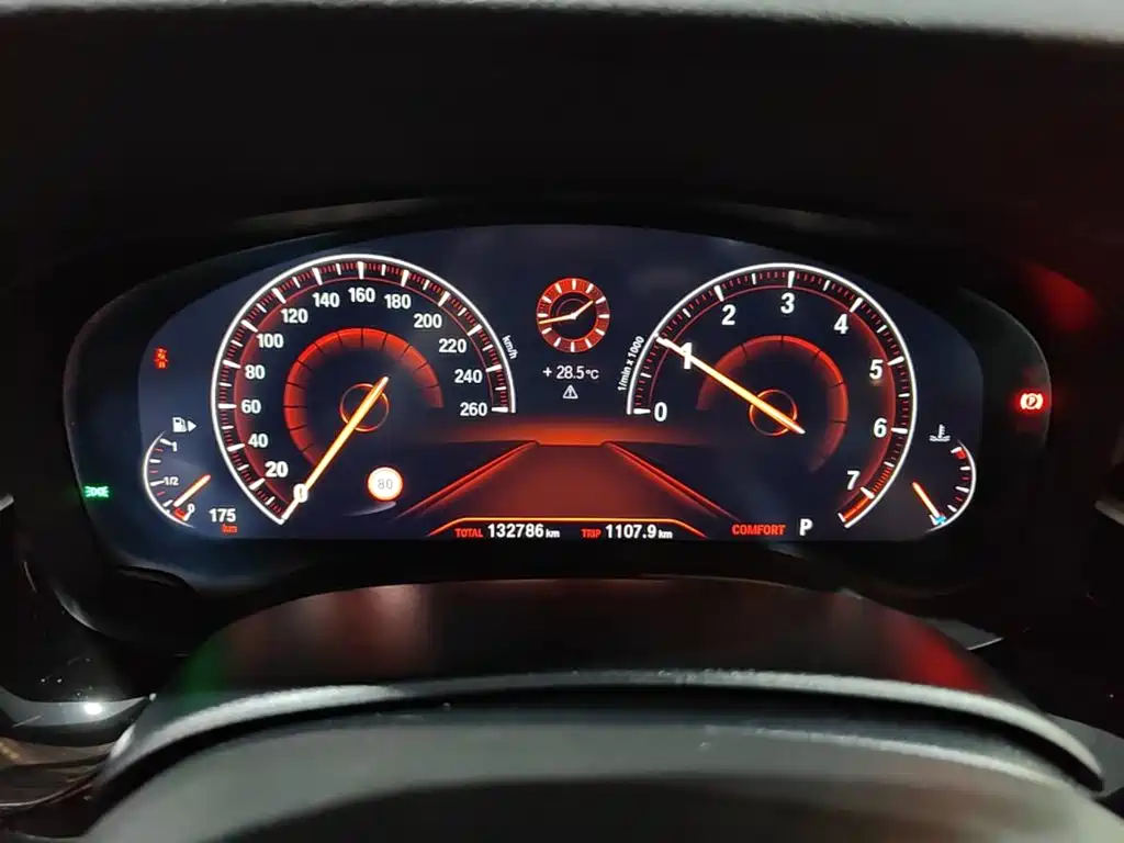BMW 5 Series — миниатюра 12