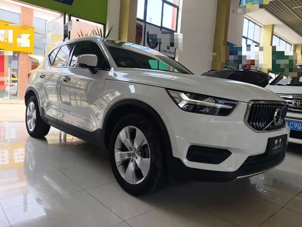 Volvo XC40 — миниатюра 4