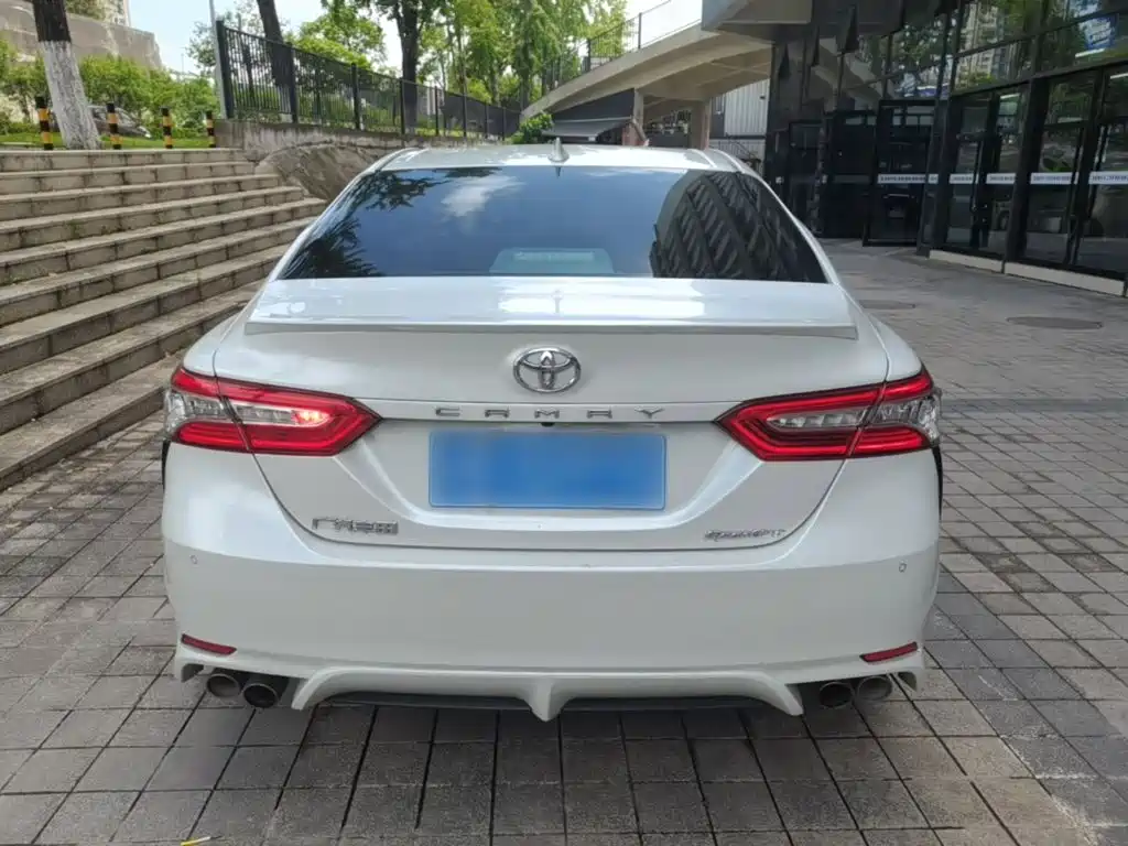 Toyota Camry — миниатюра 6