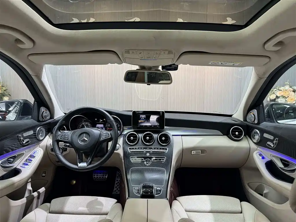 Mercedes-Benz C-Class — миниатюра 11
