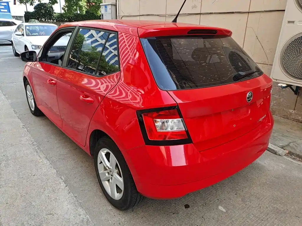 Skoda Fabia — миниатюра 5