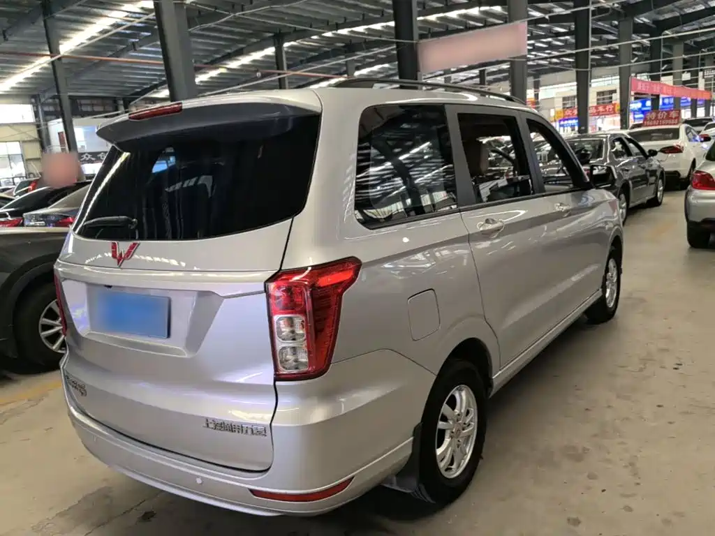 Wuling Hongguang — миниатюра 7