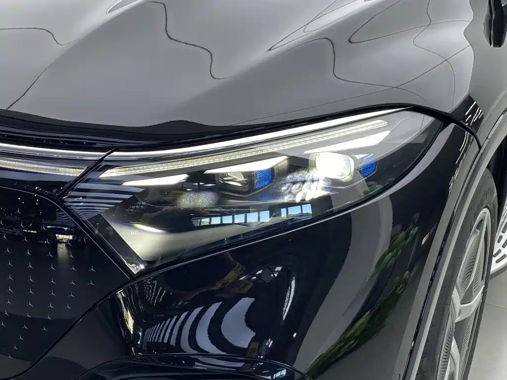 Mercedes-Benz EQS SUV — миниатюра 6