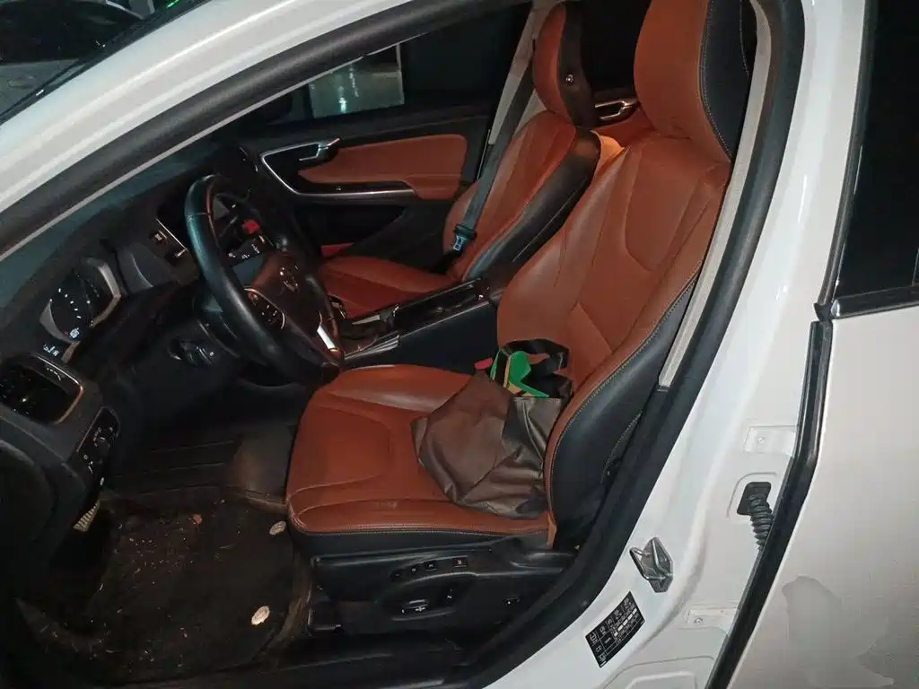 Volvo S60 — миниатюра 16