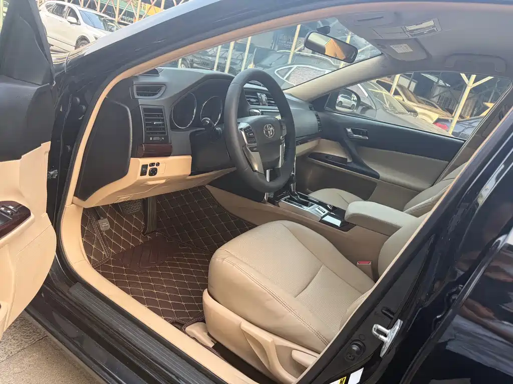 Toyota Reiz — миниатюра 6