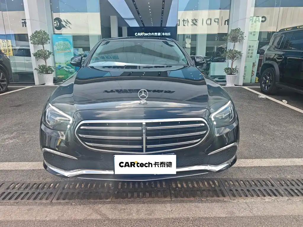 Mercedes-Benz E-Class — миниатюра 2