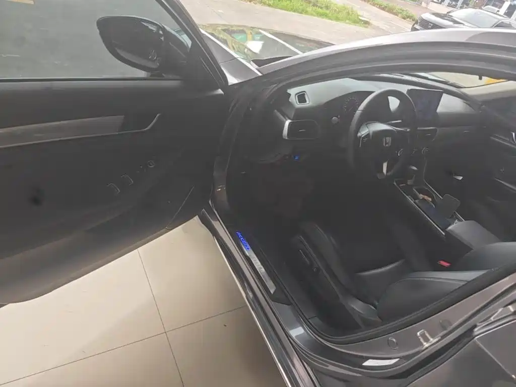 Honda Accord — миниатюра 16