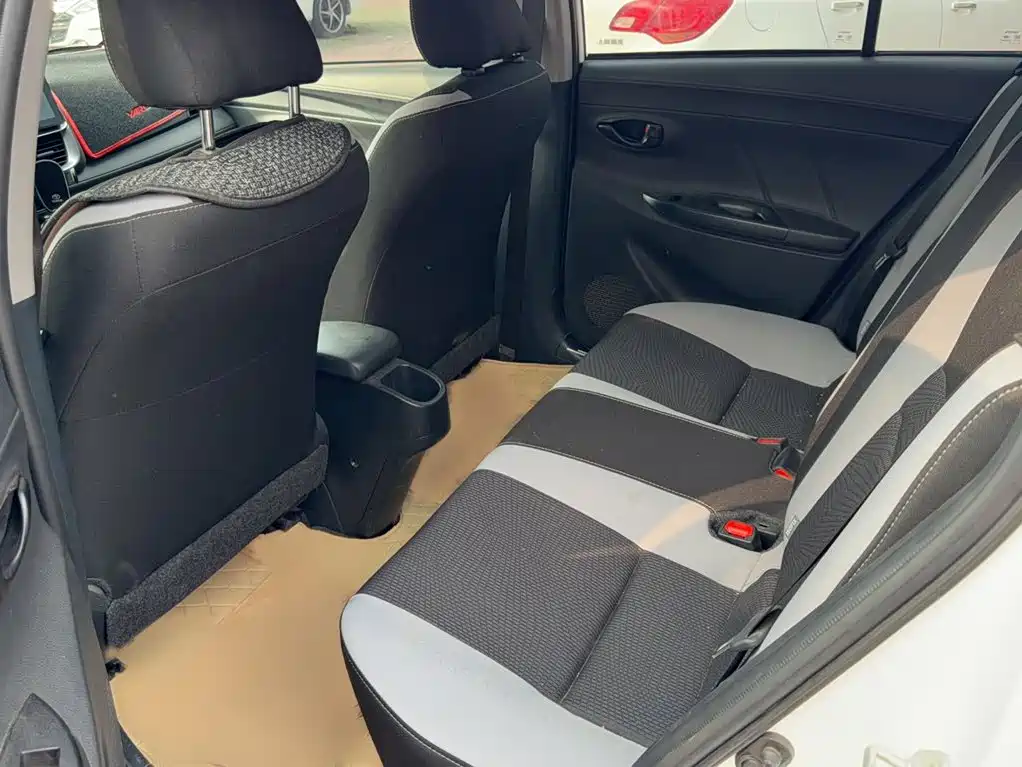 Toyota Yaris L — миниатюра 14