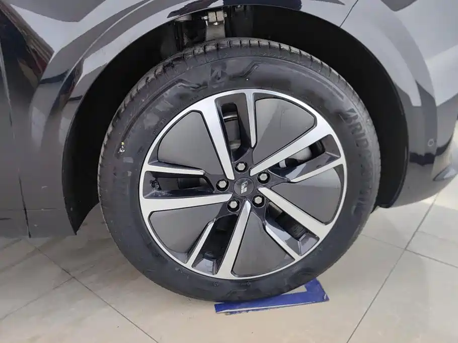Li Auto Li L6 — миниатюра 6