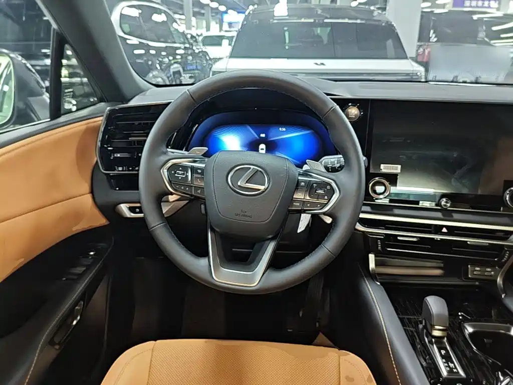Lexus RX — миниатюра 11