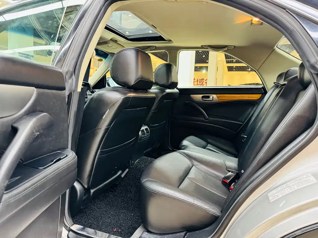 Mitsuoka Jia Lu — миниатюра 11