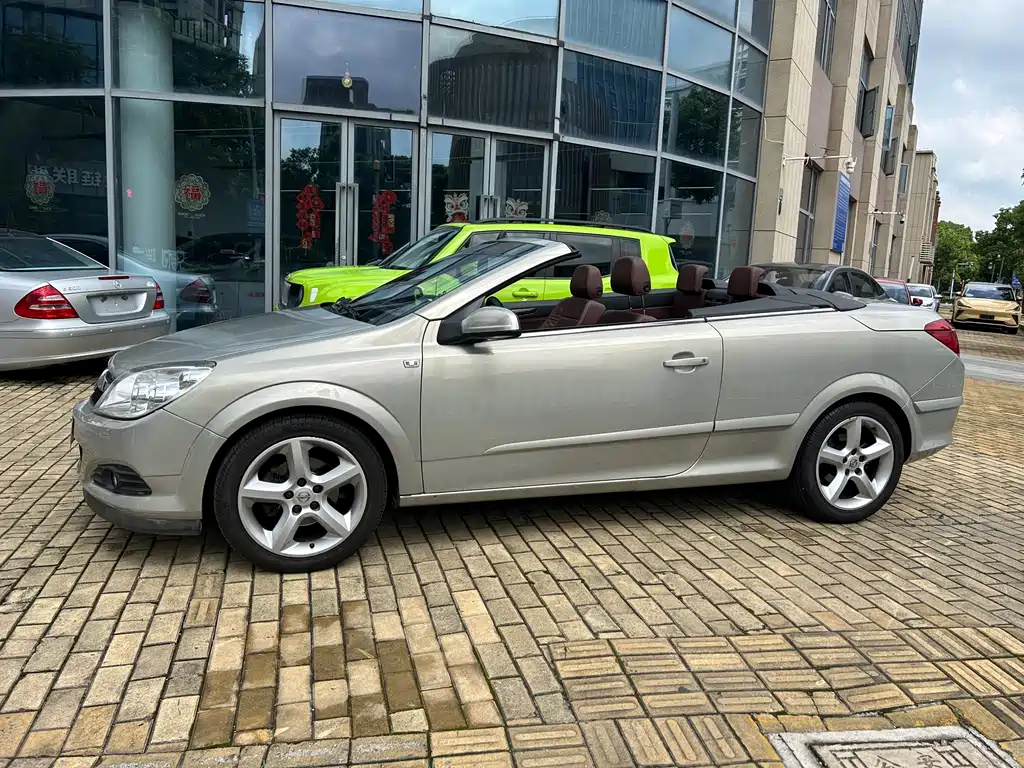 Opel Astra — миниатюра 8