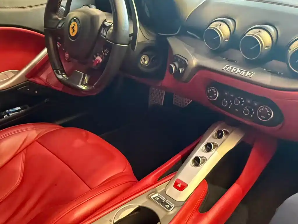 Ferrari F12berlinetta 2013 6.3L