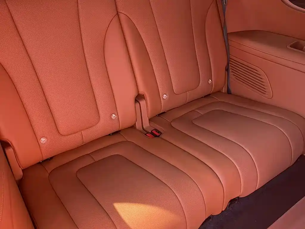 AITO ASK THE WORLD M9