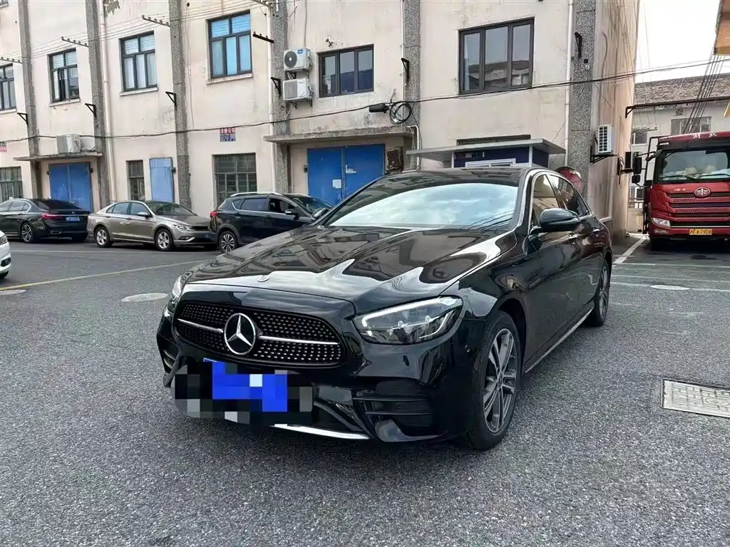 Mercedes-Benz E-Class 2022