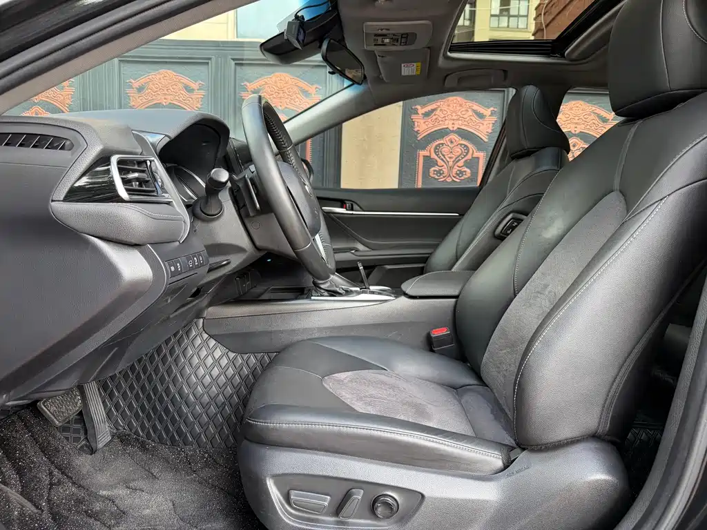 Toyota Camry — миниатюра 4