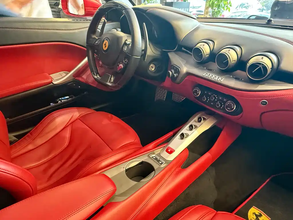 Ferrari F12berlinetta 2013 6.3L