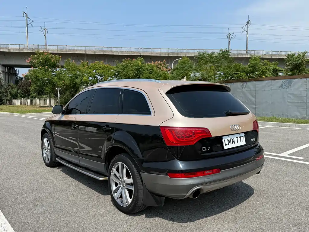 Audi Q7 — миниатюра 4