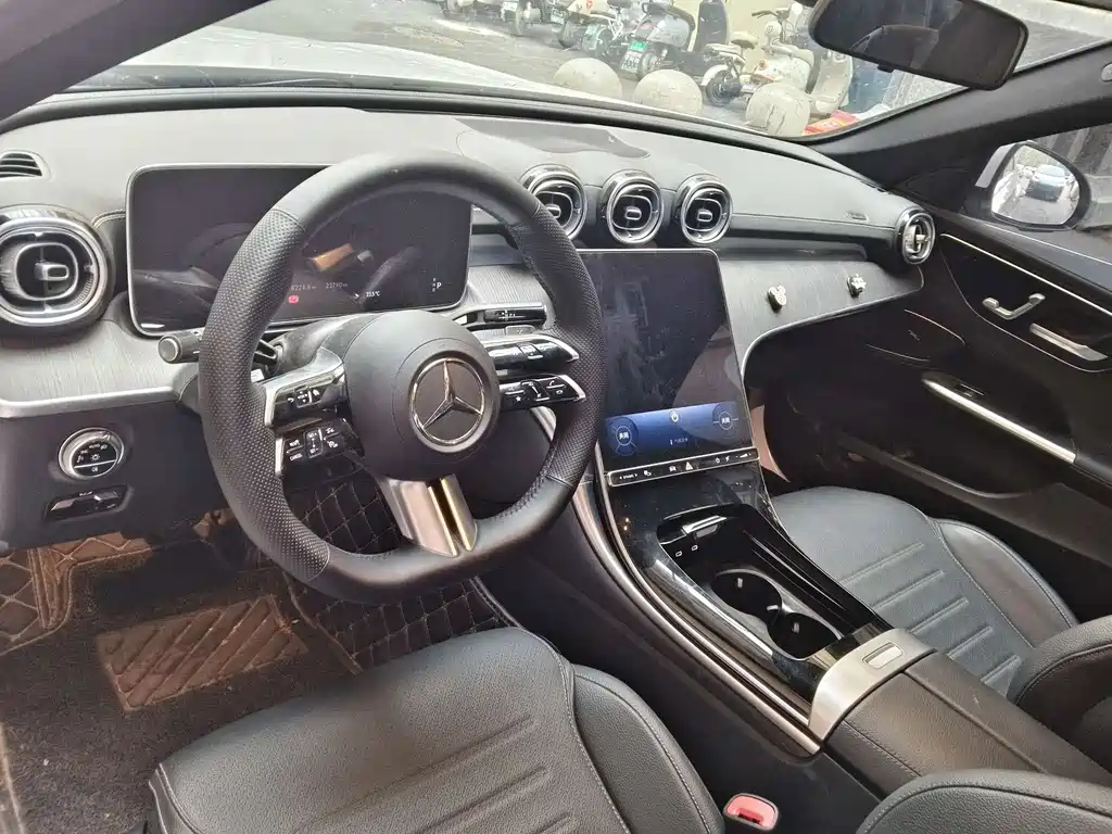 Mercedes-Benz C-Class — миниатюра 6