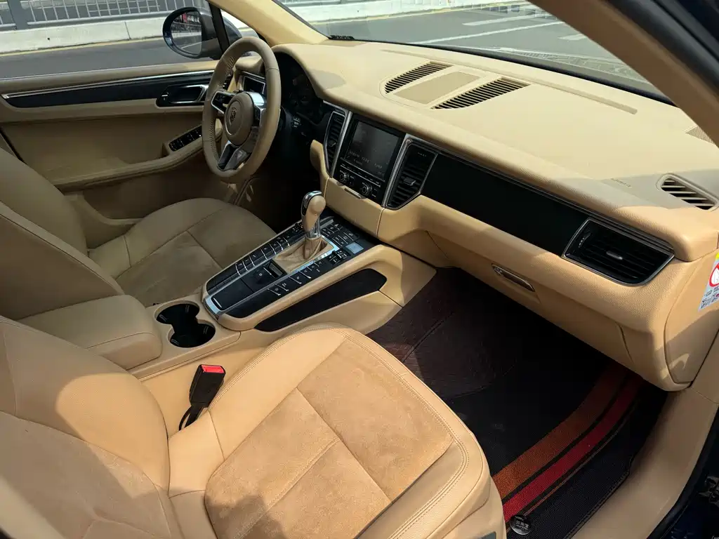 Porsche Macan — миниатюра 10