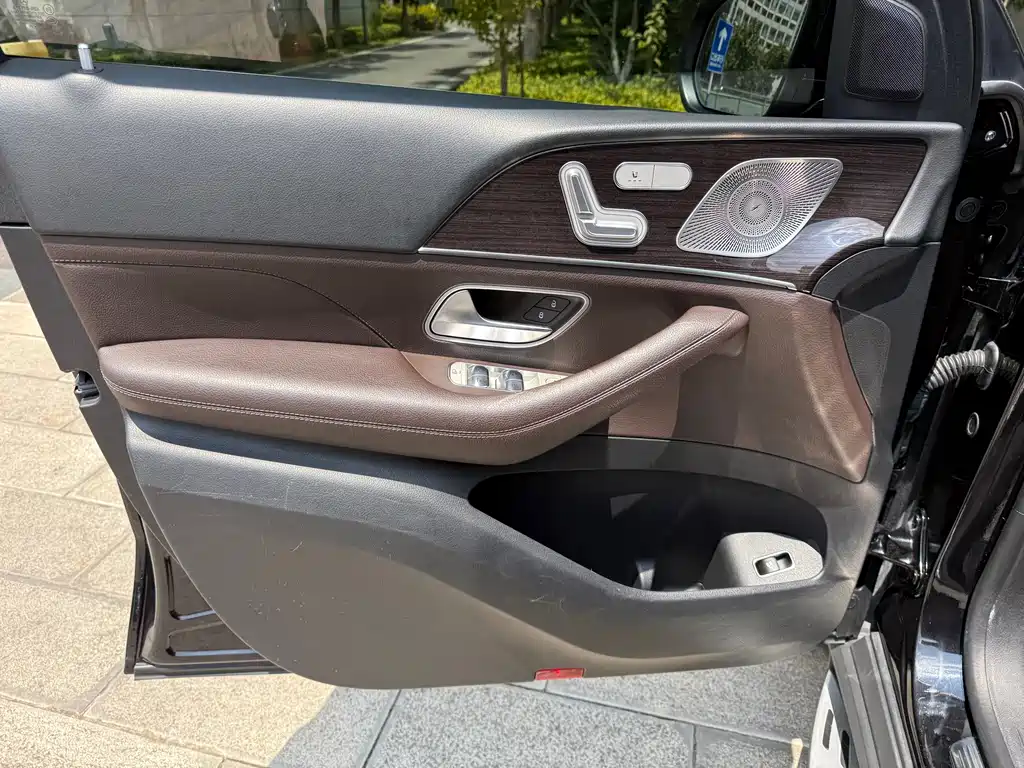 Mercedes-Benz GLE (Import) — миниатюра 17