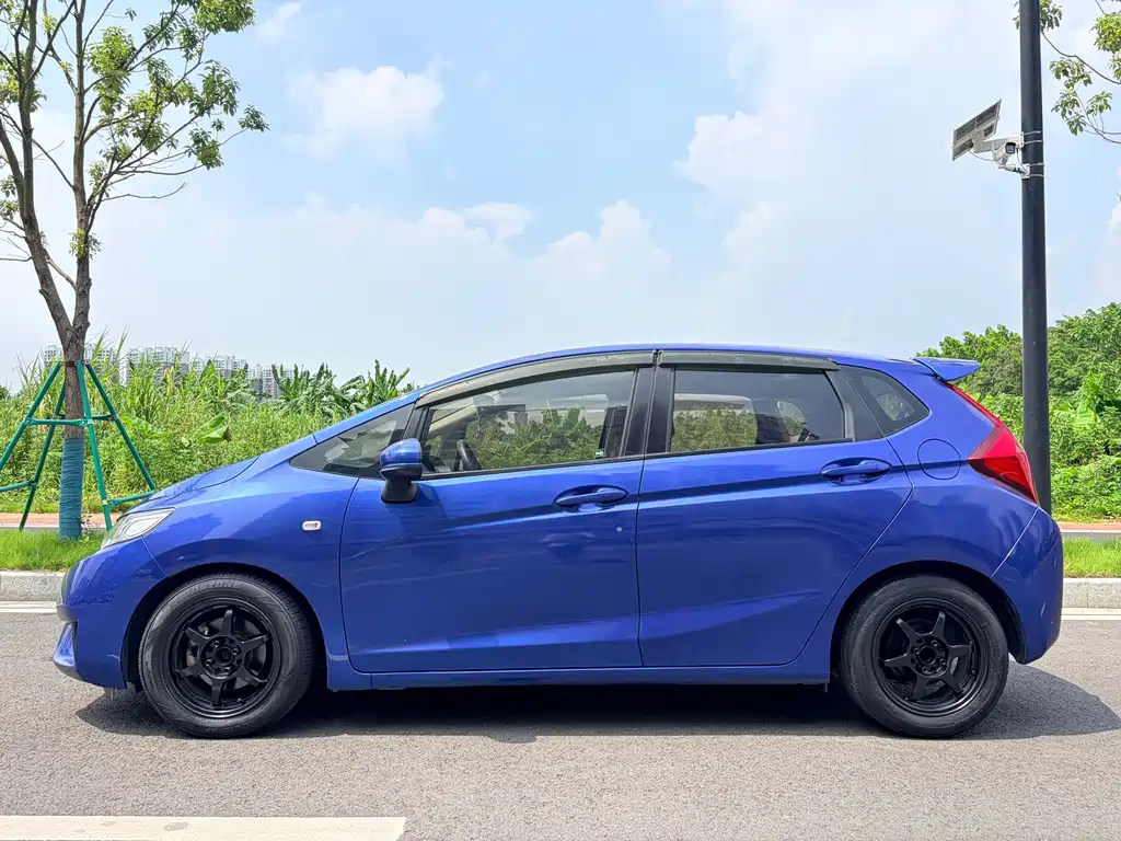 Honda Fit — миниатюра 8
