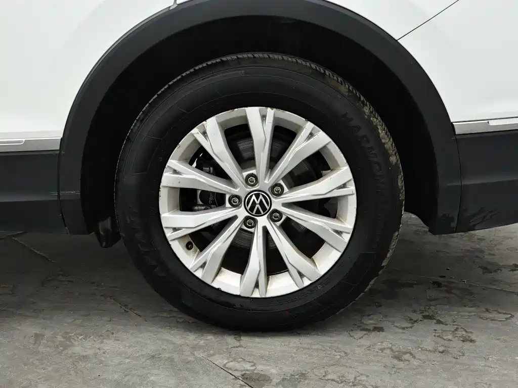 Volkswagen Tiguan L — миниатюра 9