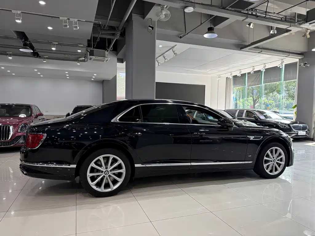 Bentley Flying Spur — миниатюра 4