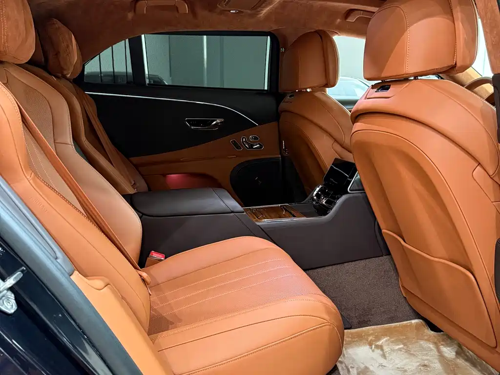 Bentley Flying Spur — миниатюра 12