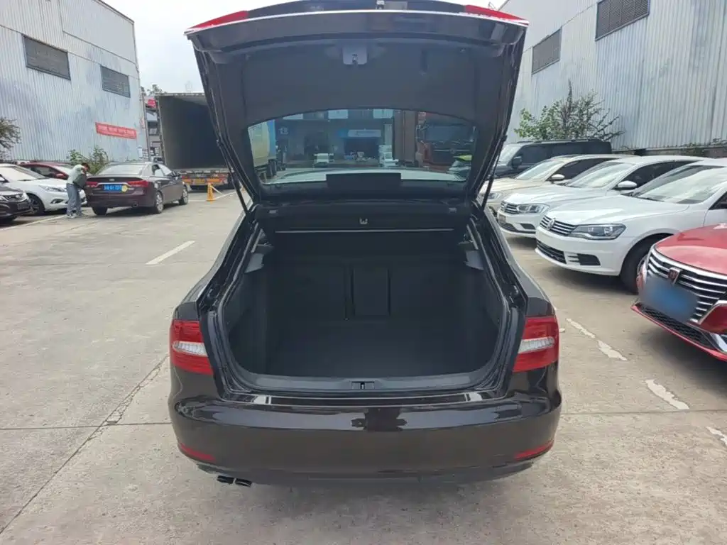 Skoda Superb — миниатюра 19