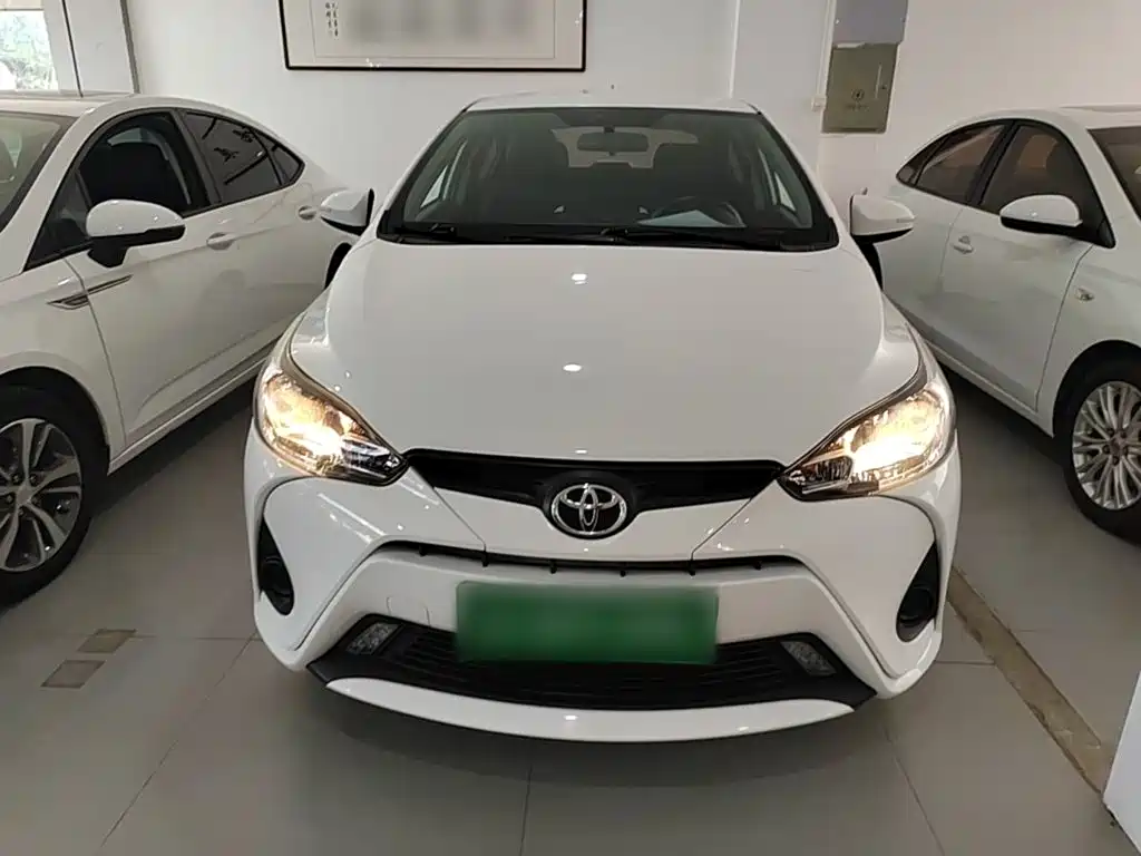 Toyota Yaris L — миниатюра 3