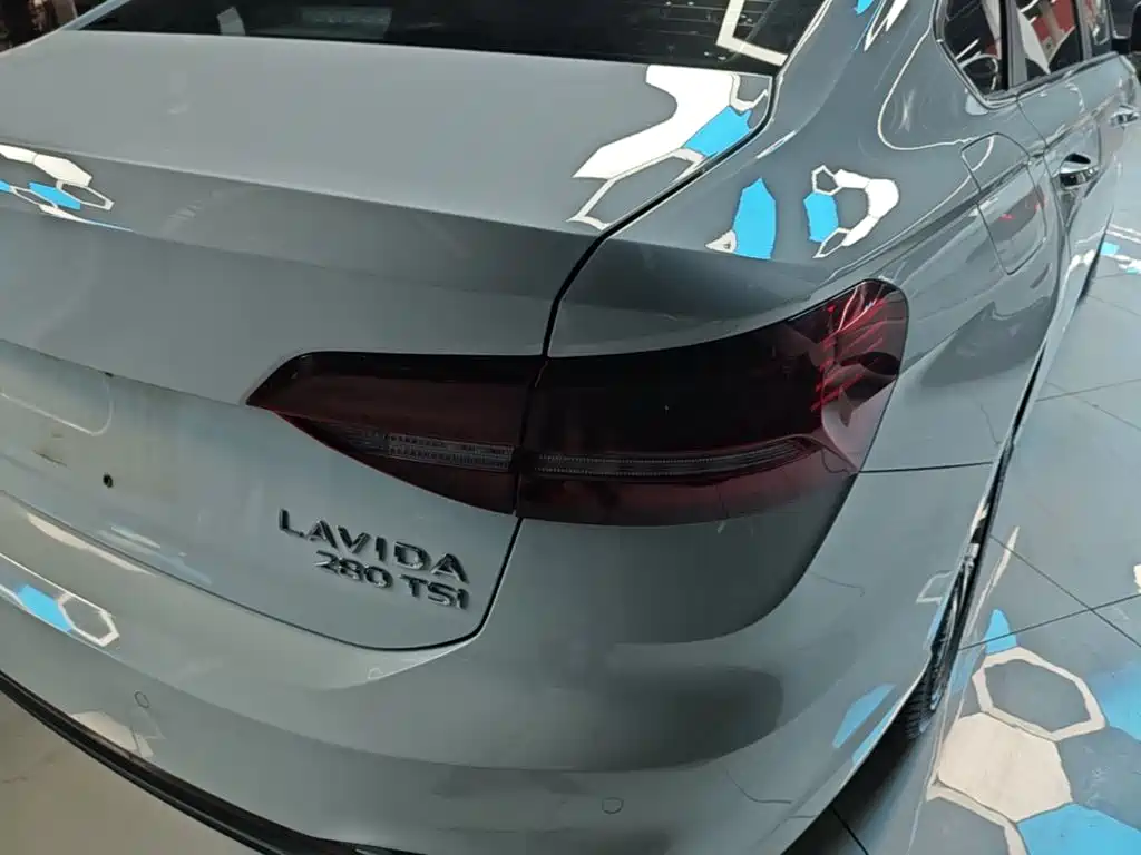 Volkswagen Lavida — миниатюра 8