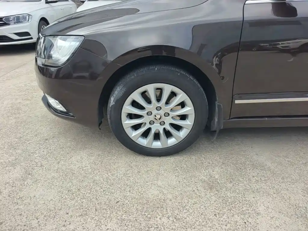 Skoda Superb — миниатюра 23