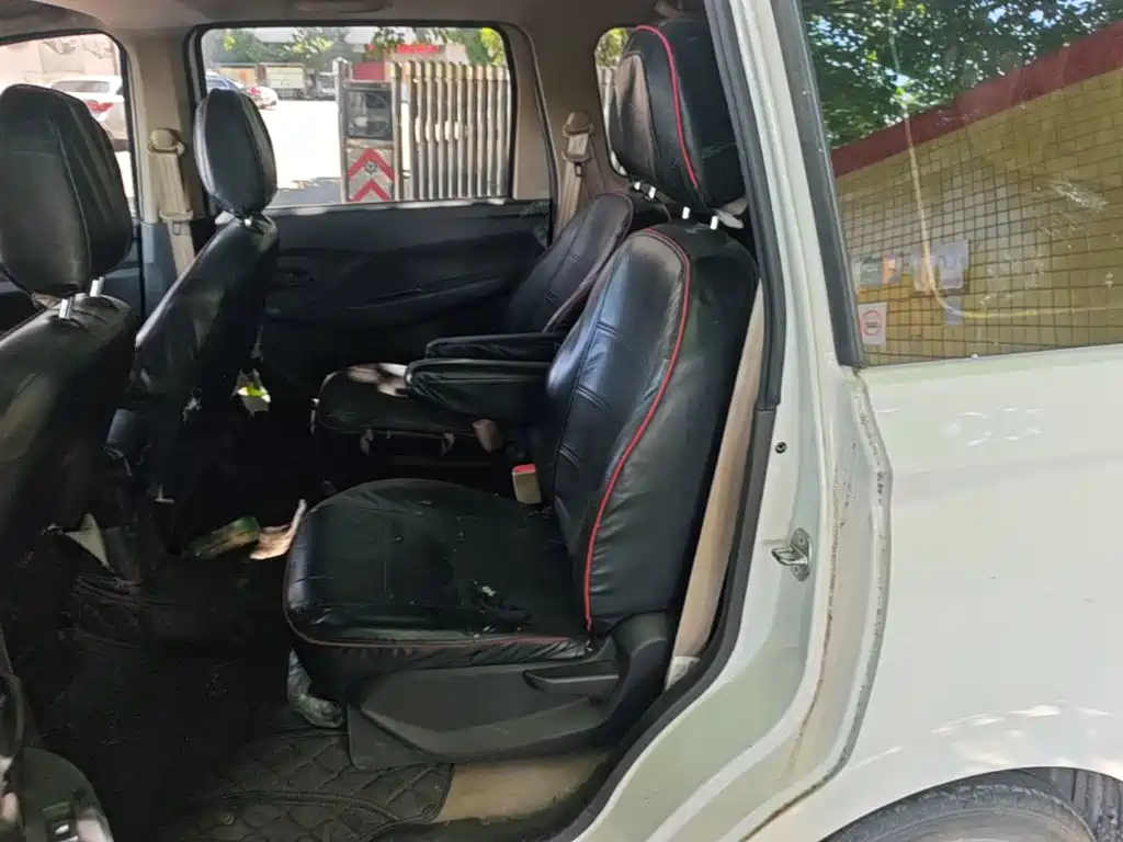 Wuling Hongguang — миниатюра 17