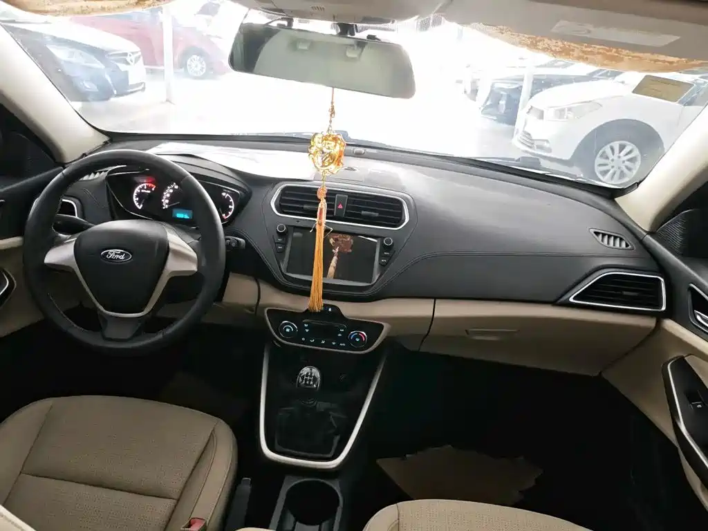 Ford Escort — миниатюра 5