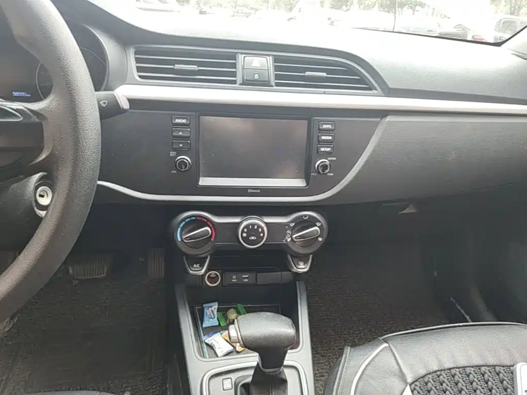 Kia K2 — миниатюра 13
