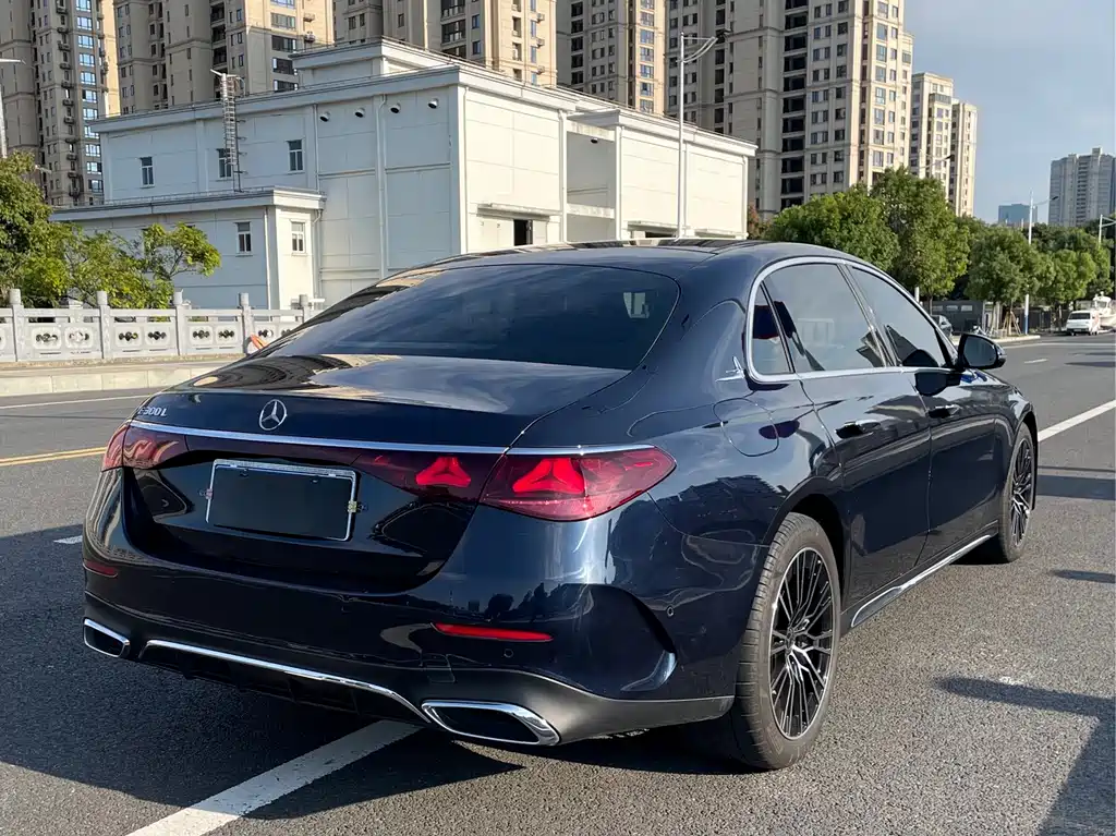 MERCEDES-BENZ E CLASS